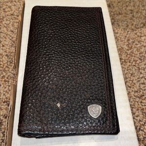 Ariat bifold checkbook credit card ID Holder pebbled brown leather wallet EUC